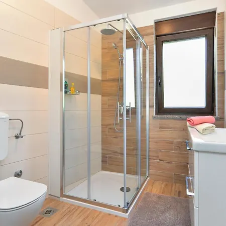 Willa Sleeps 8 With Pool Air Con And Wifi Galižana